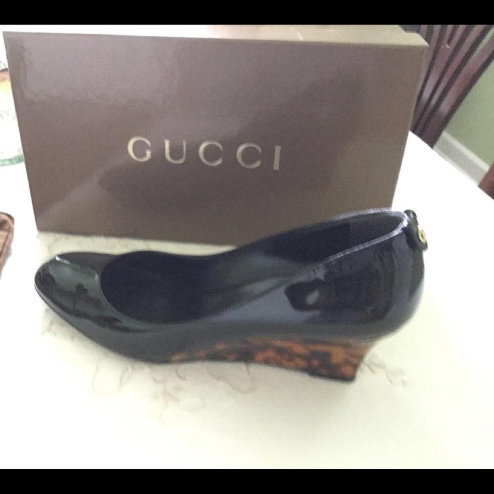 Gucci Shoes - Picture 2 of 4